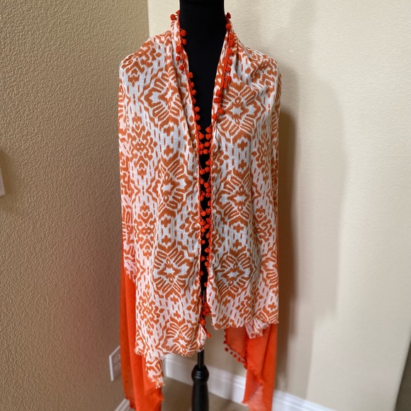 Two-Toned Scarf/Wrap - Picture 3 of 3